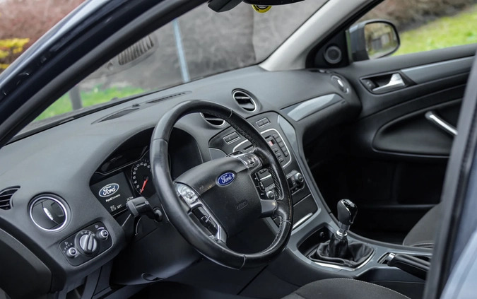 Ford Mondeo cena 27900 przebieg: 228000, rok produkcji 2011 z Rzeszów małe 92